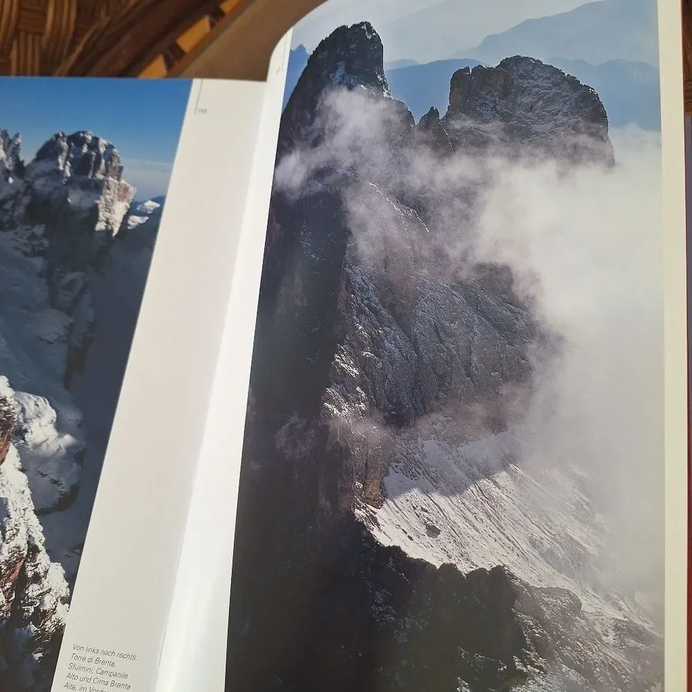 Dolomiten vertikal: The World Natural Heritage from the air / Coffee Table Book